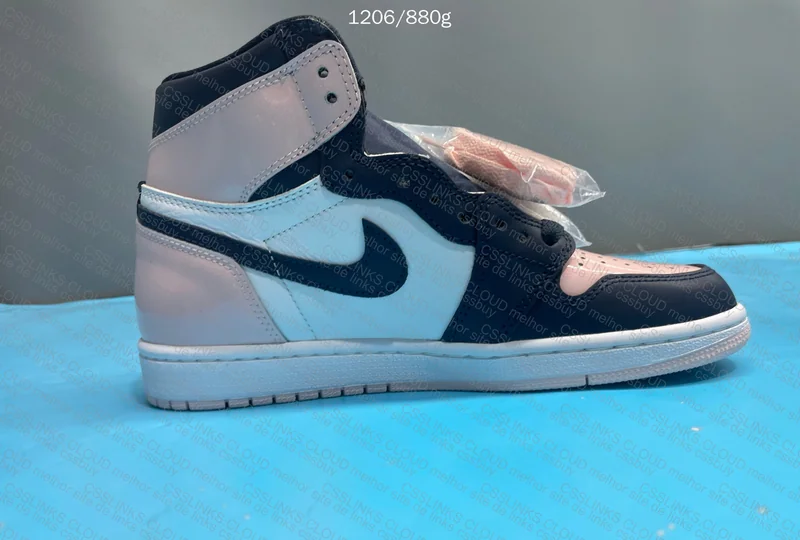 Jordan 1 Mid Blind Box 'Stained Sole' 7