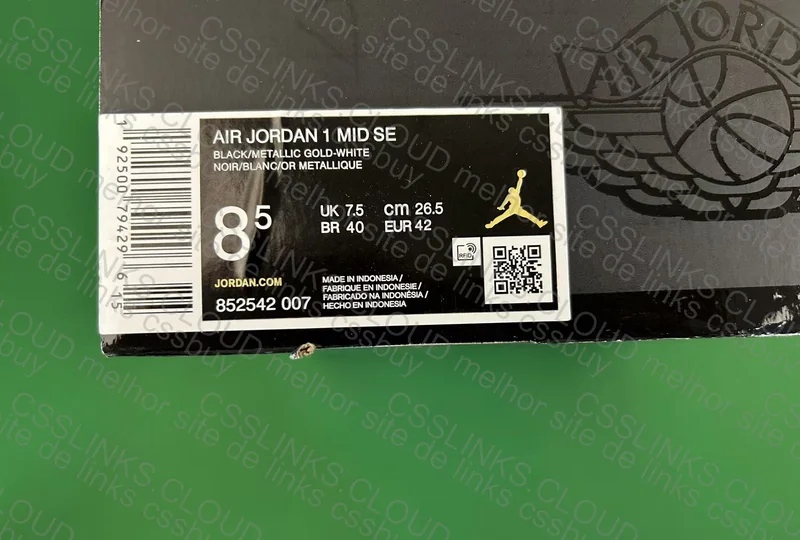 Jordan 1 Mid Patent Black White Gold