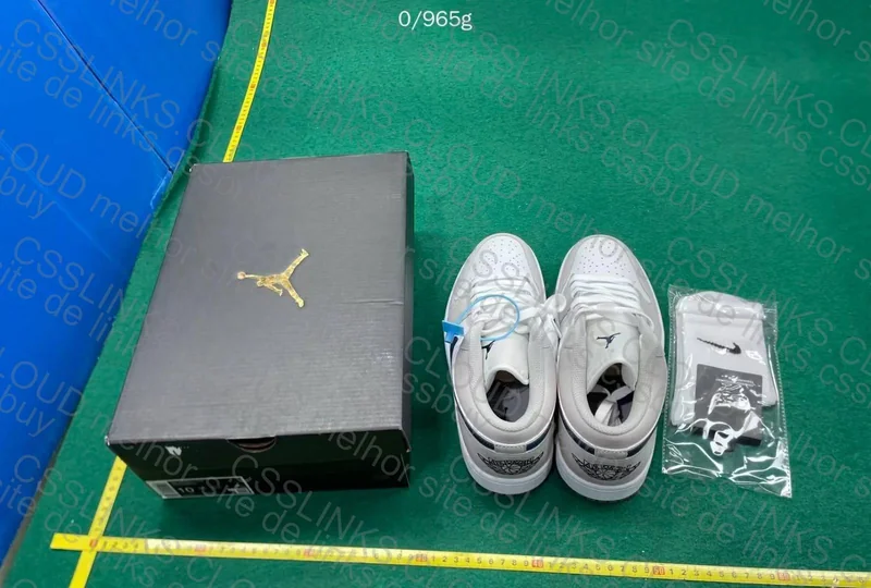 Jordan 1 Midnight Navy 4