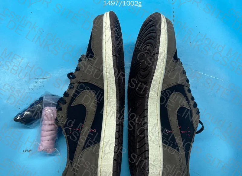 Jordan 1 Mocha Travis Scott 2