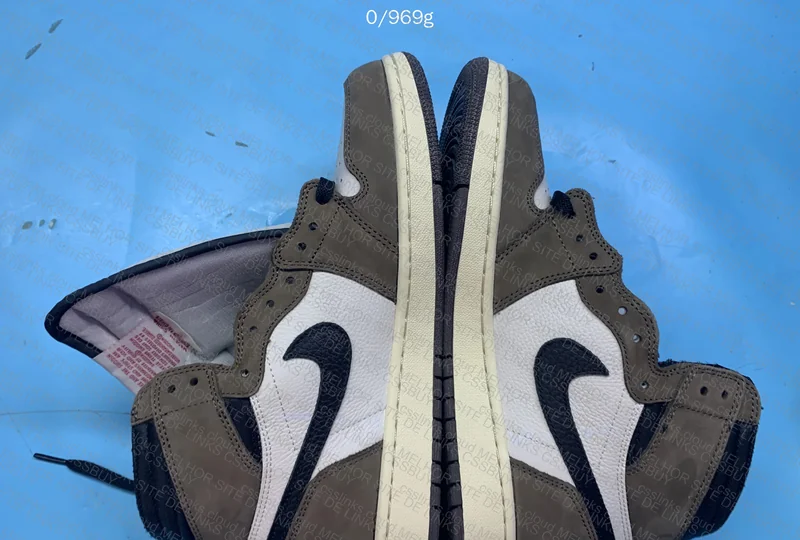 Jordan 1 Mocha Travis Scott / sale 6