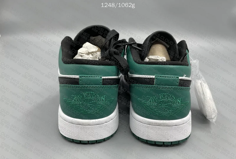 Jordan 1 Mystic Green 4