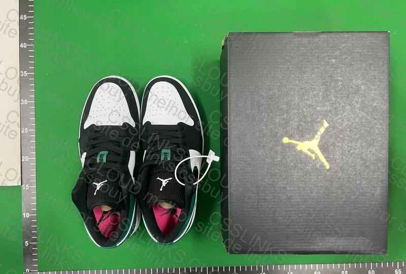 Jordan 1 Mystic Green 190 Y 4