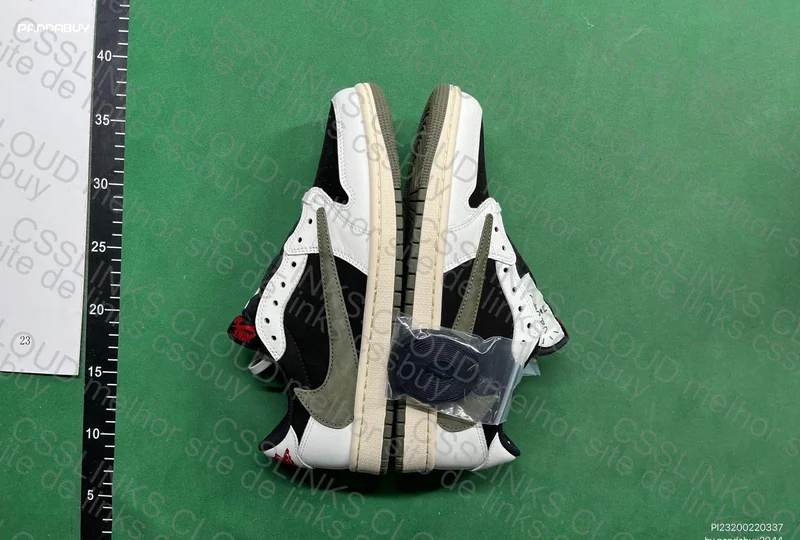 JORDAN 1 OG LOW TRAVIS SCOTT OLIVE 2