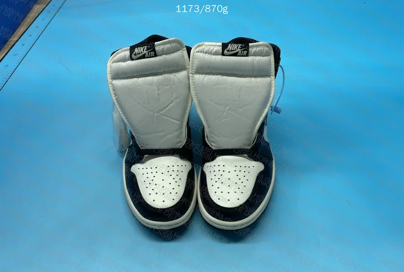 Jordan 1 OG Mocha