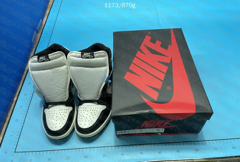 Jordan 1 OG Mocha 10