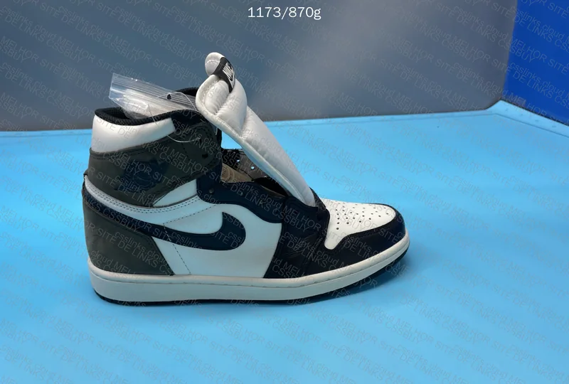 Jordan 1 OG Mocha 4