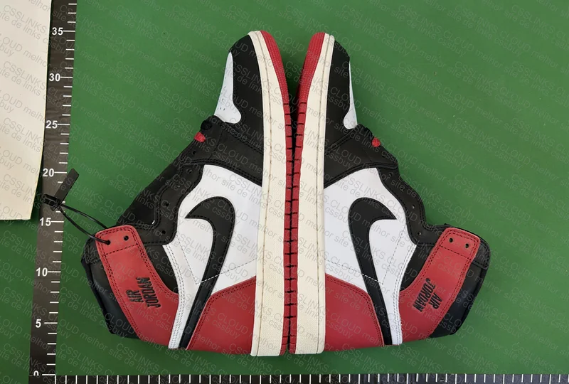 Jordan 1 Retro High OG Black Toe 4
