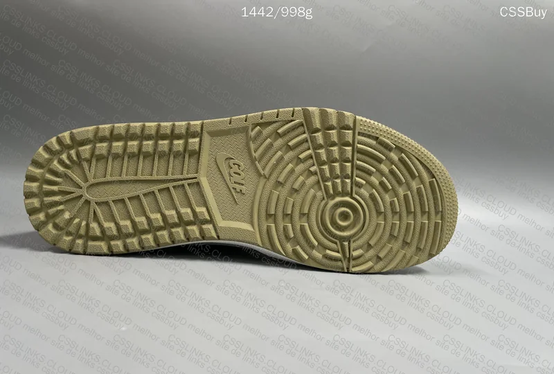 Jordan 1 Retro Low Golf Travis Scott Neutral Olive 5