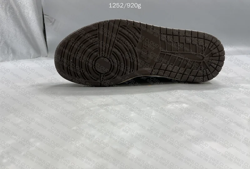 Jordan 1 Retro Low OG SP 9