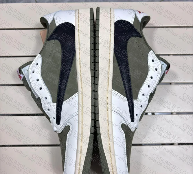 Jordan 1 Retro Low OG SP Travis Scott Medium Olive 4