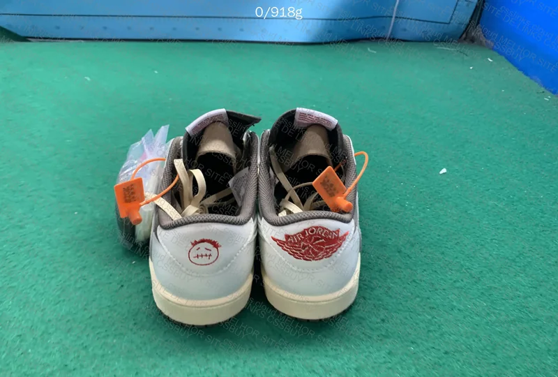 Jordan 1 Retro Low OG SP Travis Scott Reverse Mocha
