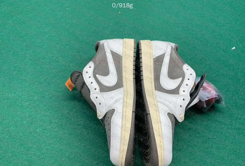 Jordan 1 Retro Low OG SP Travis Scott Reverse Mocha 2