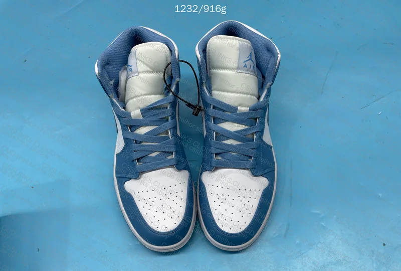 Jordan 1 Retro Mid UNC (554724-106)