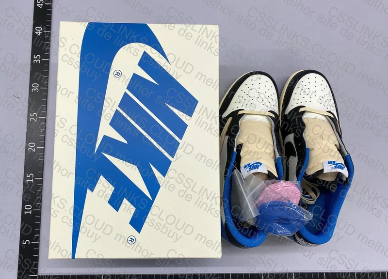 Jordan 1 Travis
