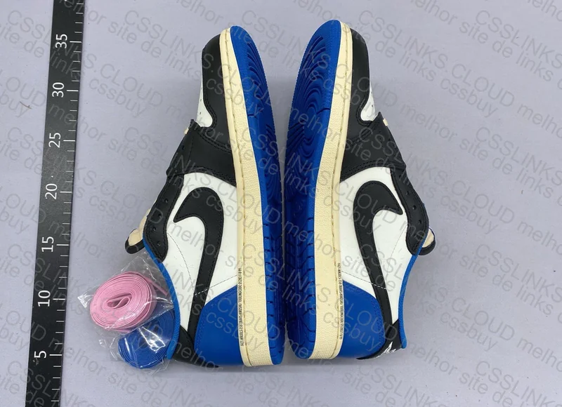 Jordan 1 Travis 2