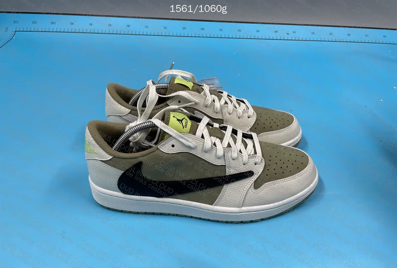 Jordan 1 Travis - Golf 10