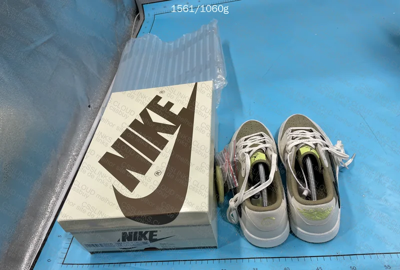 Jordan 1 Travis - Golf 3