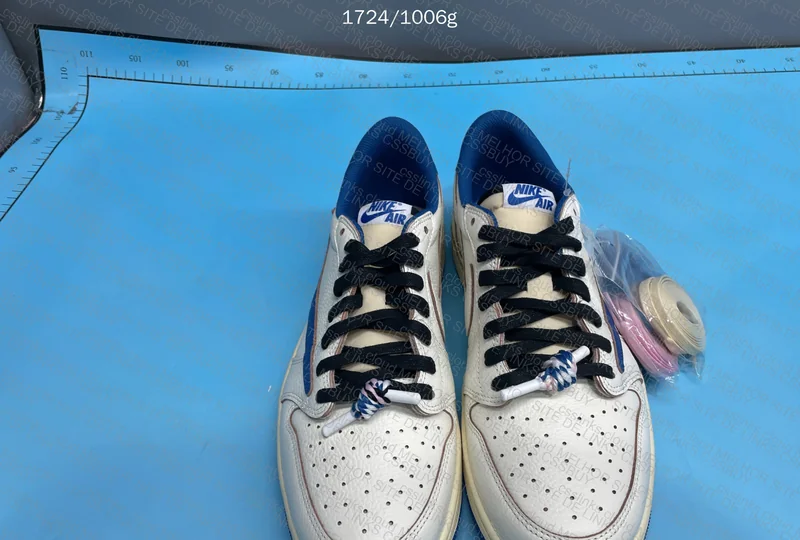 Jordan 1 Travis Scoot Fragment