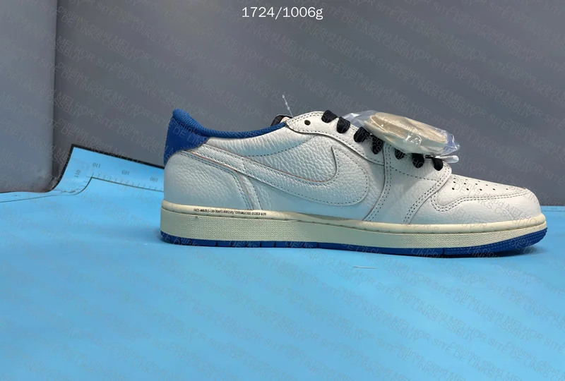 Jordan 1 Travis Scoot Fragment 6