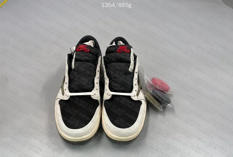 Jordan 1 Travis Scott 2
