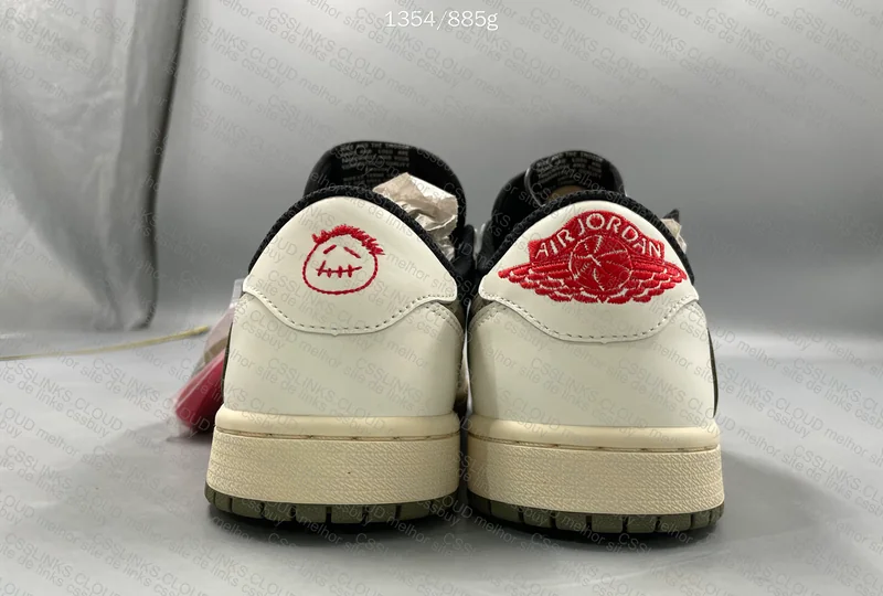 Jordan 1 Travis Scott 4