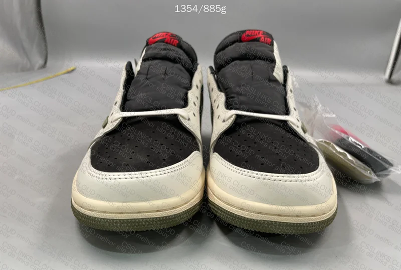Jordan 1 Travis Scott 5