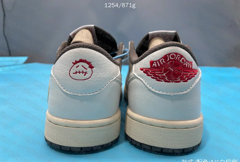 Jordan 1 Travis Scott 6