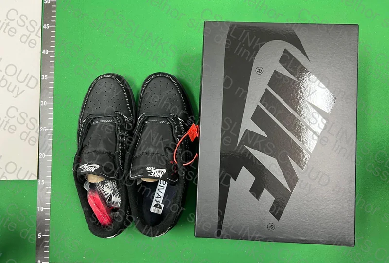 Jordan 1 Travis Scott Black Phantom 4