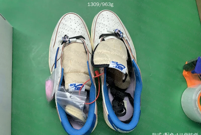 jordan 1 travis scott fragments 2.0 4