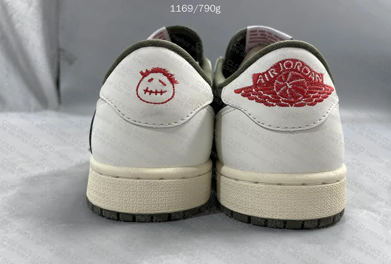 Jordan 1 travis scott medium Olive 3