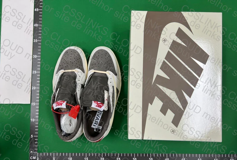 Jordan 1 Travis Scott Reverse Mocha 4