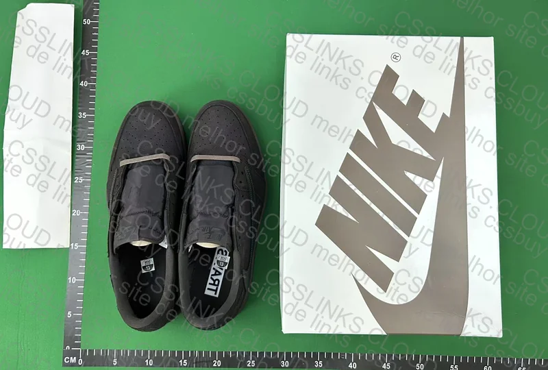 Jordan 1 Travis Velvet Brown 3