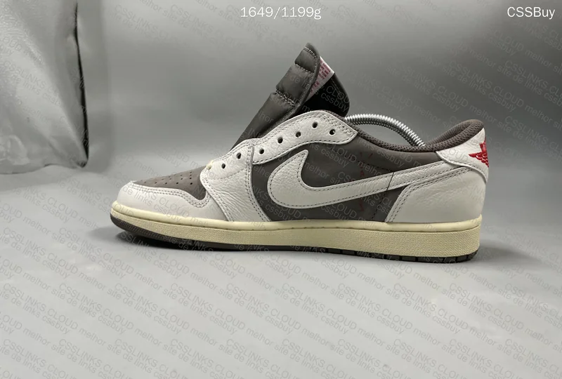 Jordan 1 TS Reverse Mocha 3