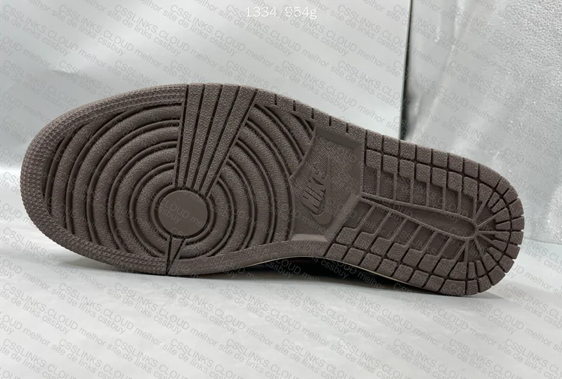 Jordan 1 x Travis Scott Low Mocha 2