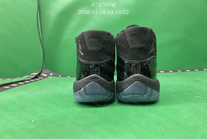 Jordan 11 - cap and gown 2
