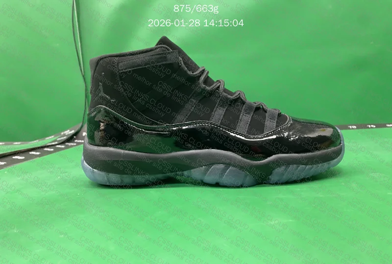 Jordan 11 - cap and gown 4