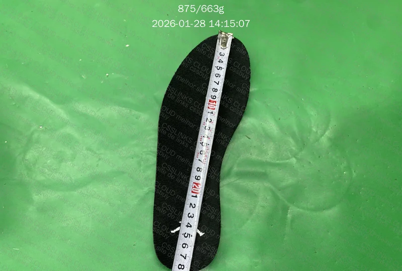 Jordan 11 - cap and gown 9