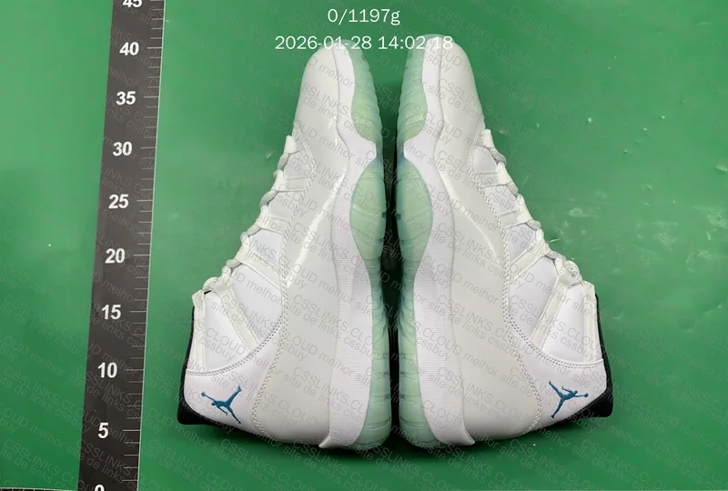 Jordan 11 Legend 3