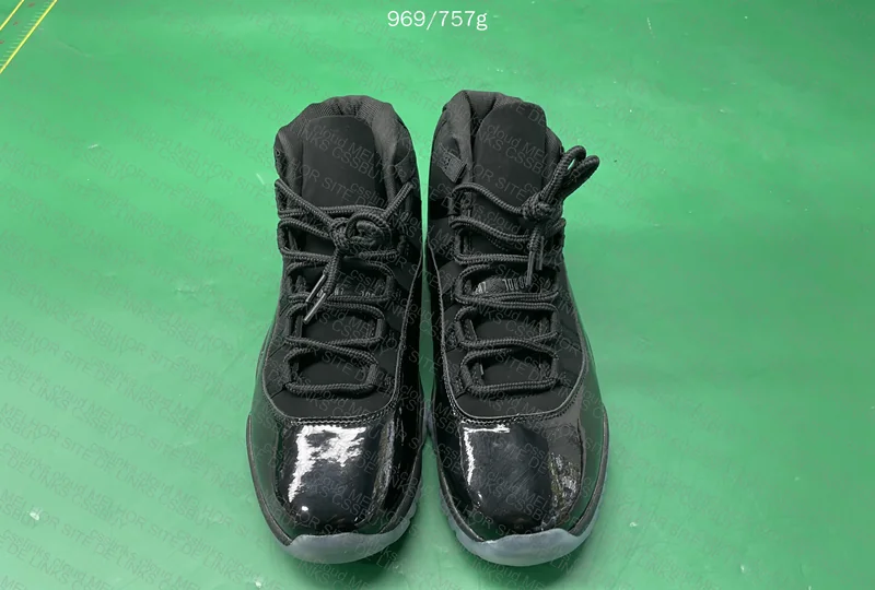 Jordan 11 Black