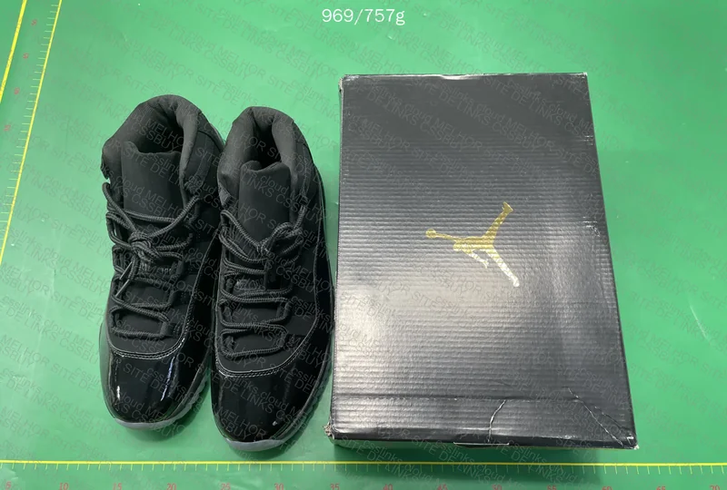 Jordan 11 Black 6