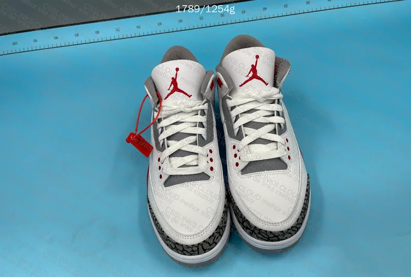 Jordan 3 Fire Red 4