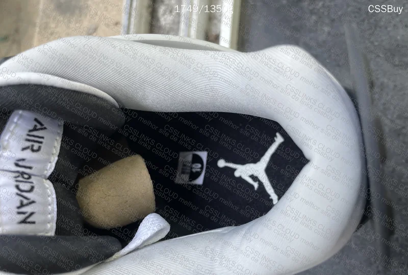 Jordan 4 Sunlight 5