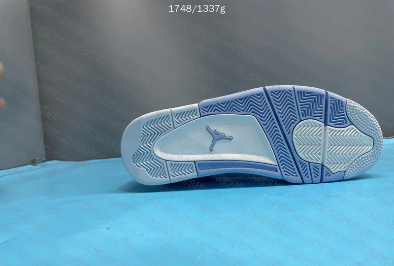 Jordan 4 'Aluminum' 6