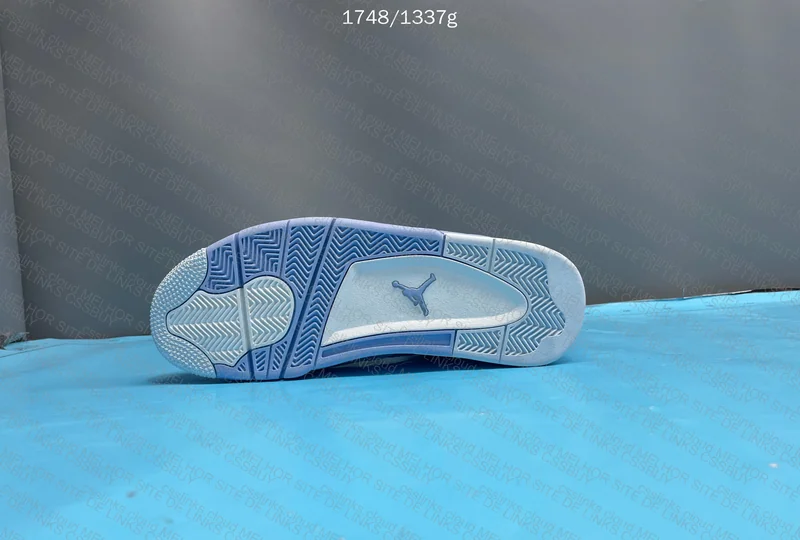 Jordan 4 'Aluminum' 9