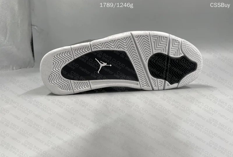 Jordan 4 Fear 4