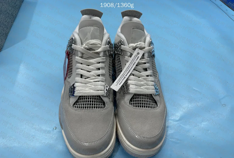 Jordan 4 Frozen Moments 4