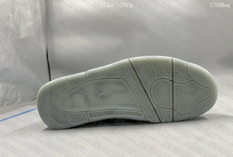 Jordan 4 Kaws 4