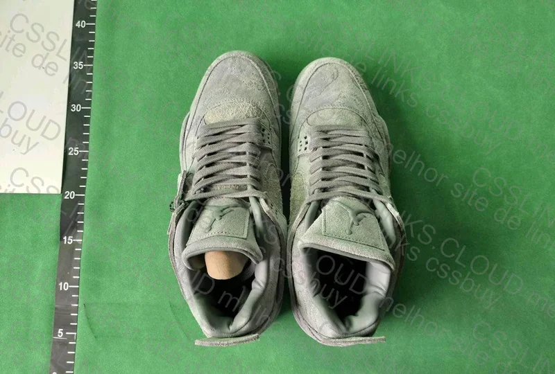 Jordan 4 Kaws 2