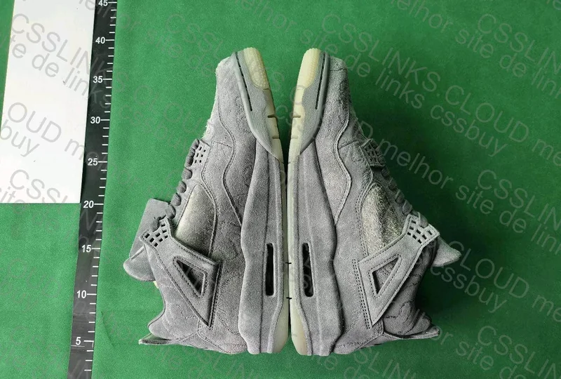 Jordan 4 Kaws 4
